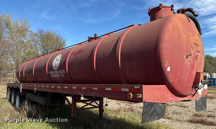 image for item DO7633 2000 Shop built 150B tank trailer