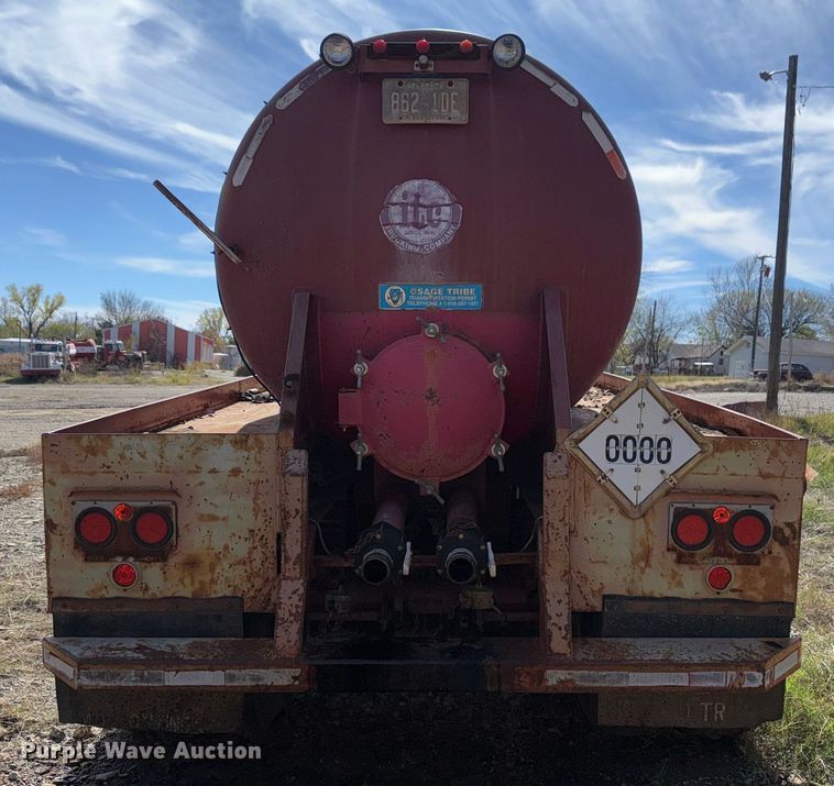 image for item DO7633 2000 Shop built 150B tank trailer