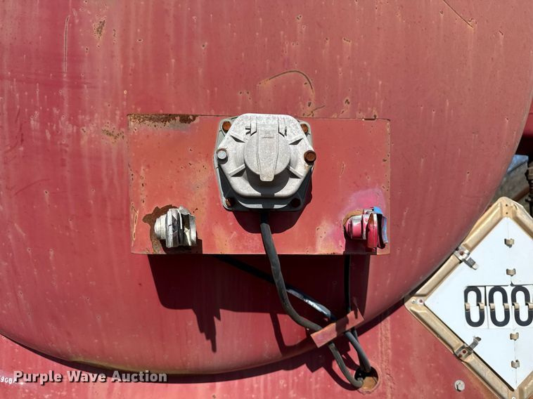 image for item DO7633 2000 Shop built 150B tank trailer