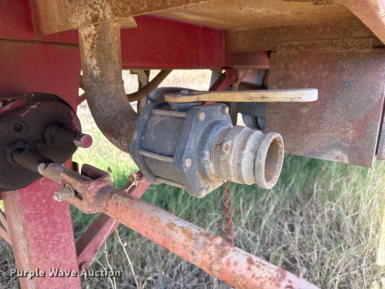 image for item DO7633 2000 Shop built 150B tank trailer