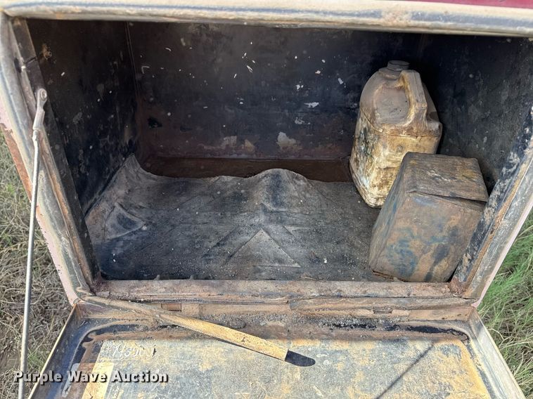 image for item DO7633 2000 Shop built 150B tank trailer