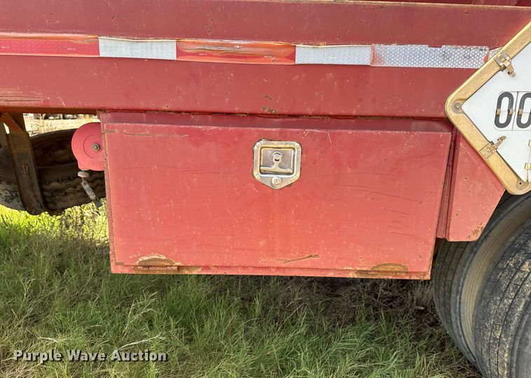 image for item DO7633 2000 Shop built 150B tank trailer