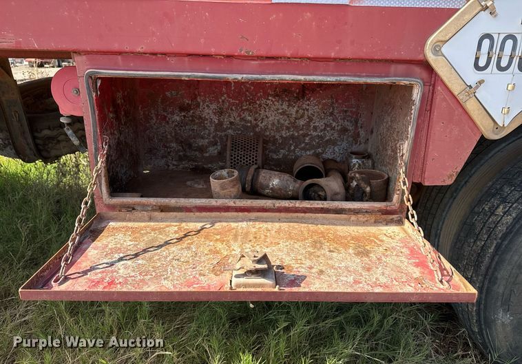 image for item DO7633 2000 Shop built 150B tank trailer