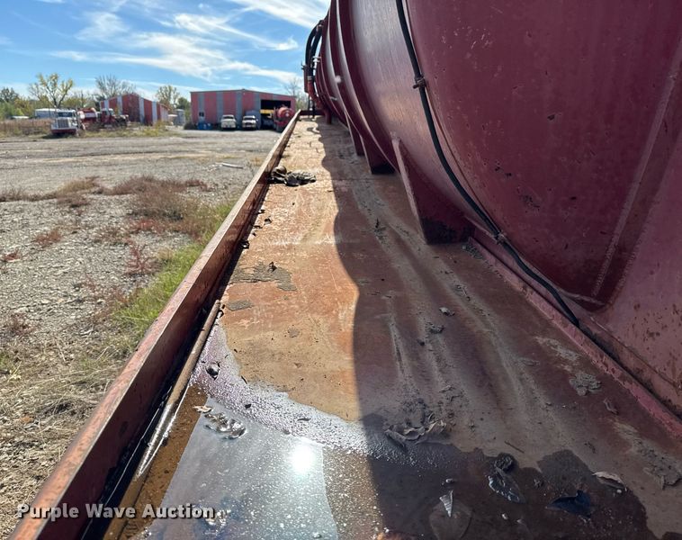 image for item DO7633 2000 Shop built 150B tank trailer