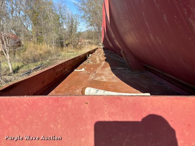 image for item DO7633 2000 Shop built 150B tank trailer