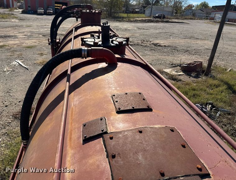 image for item DO7633 2000 Shop built 150B tank trailer