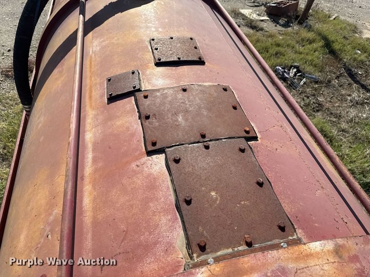 image for item DO7633 2000 Shop built 150B tank trailer