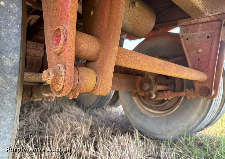 image for item DO7633 2000 Shop built 150B tank trailer