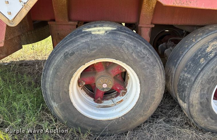 image for item DO7633 2000 Shop built 150B tank trailer