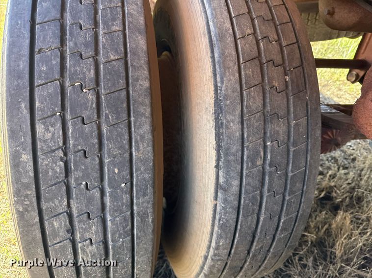 image for item DO7633 2000 Shop built 150B tank trailer