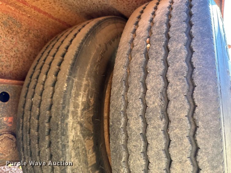 image for item DP5940 2007 Holden oilfield trailer