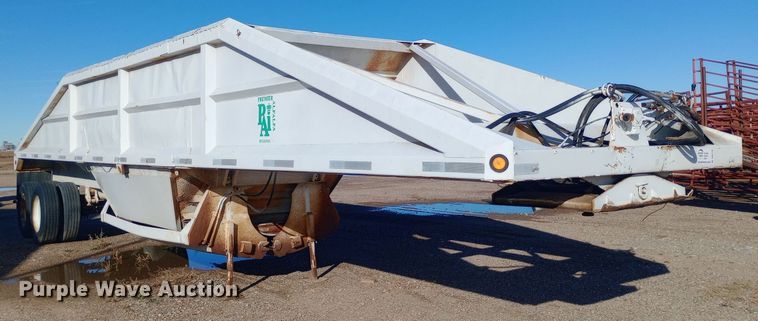 image for item DQ3140 1985 Lowen bottom dump trailer