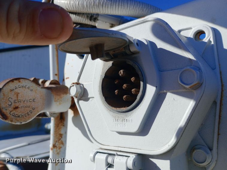 image for item DQ3140 1985 Lowen bottom dump trailer