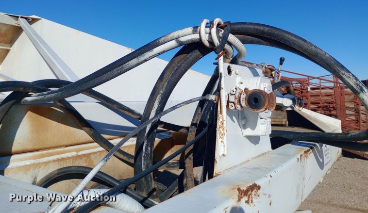 image for item DQ3140 1985 Lowen bottom dump trailer