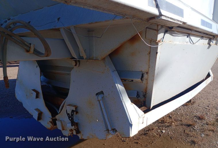 image for item DQ3140 1985 Lowen bottom dump trailer