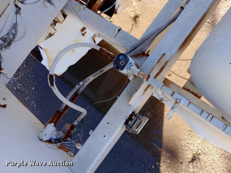 image for item DQ3140 1985 Lowen bottom dump trailer