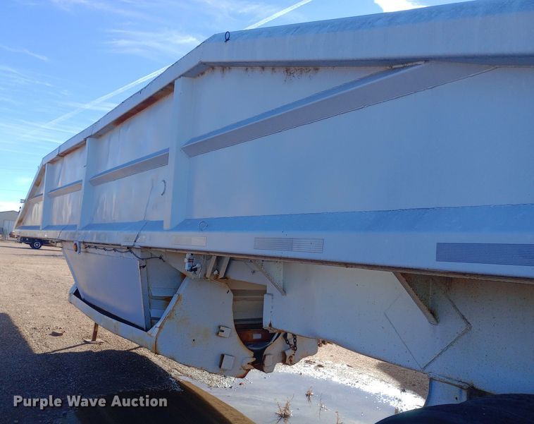 image for item DQ3140 1985 Lowen bottom dump trailer