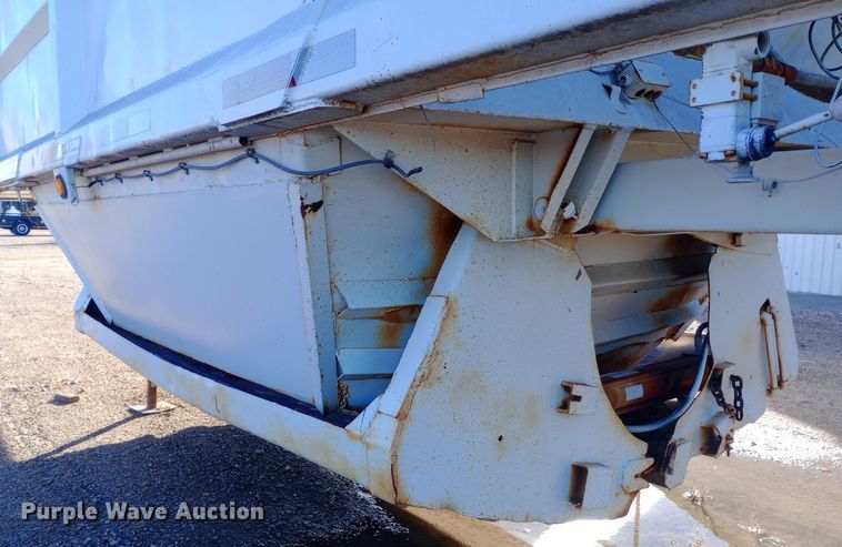 image for item DQ3140 1985 Lowen bottom dump trailer