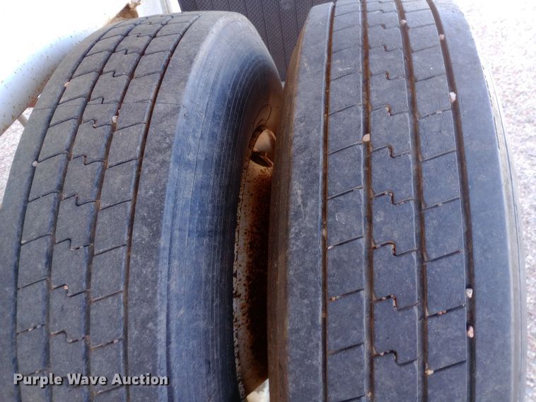 image for item DQ3140 1985 Lowen bottom dump trailer