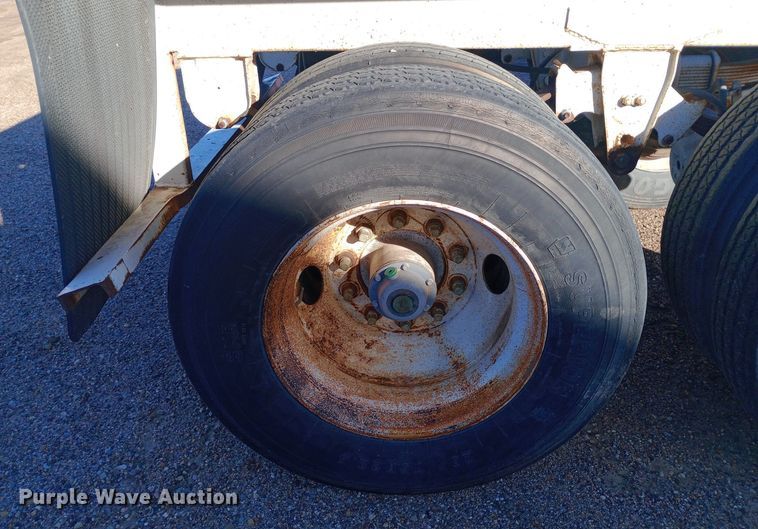image for item DQ3140 1985 Lowen bottom dump trailer