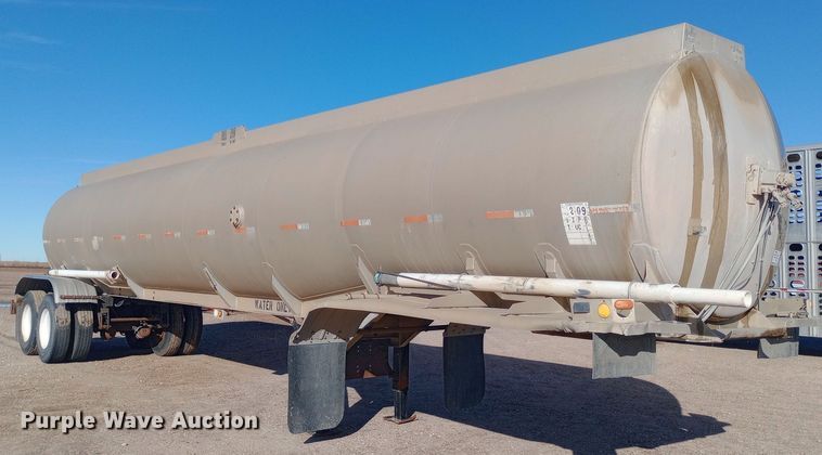 image for item DQ3141 1984 Vim tank trailer