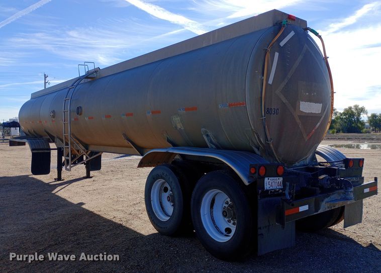 image for item DQ3141 1984 Vim tank trailer
