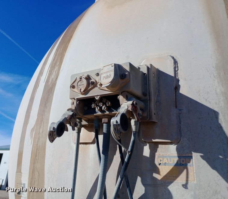 image for item DQ3141 1984 Vim tank trailer