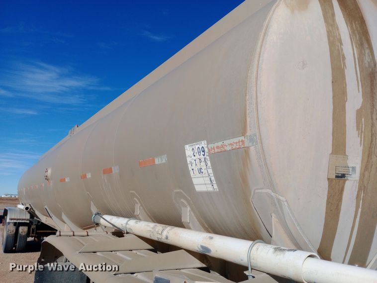 image for item DQ3141 1984 Vim tank trailer