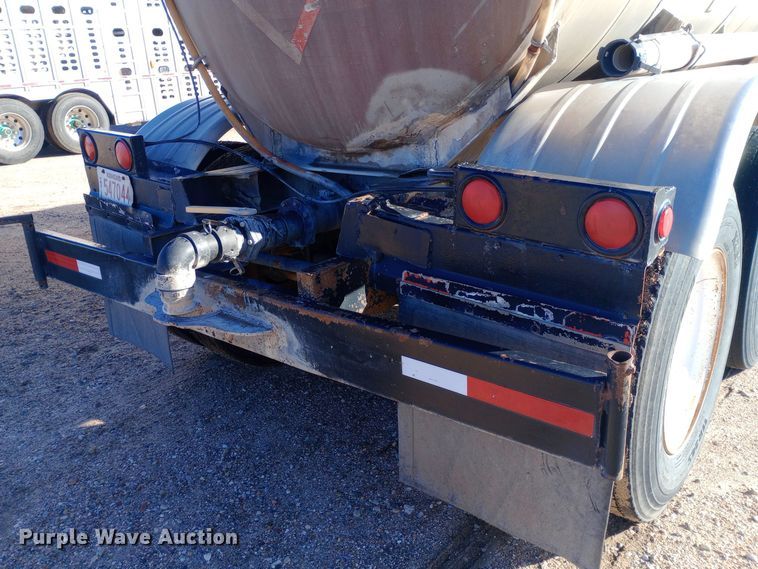 image for item DQ3141 1984 Vim tank trailer