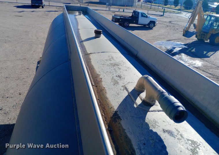 image for item DQ3141 1984 Vim tank trailer