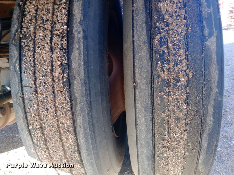 image for item DQ3141 1984 Vim tank trailer