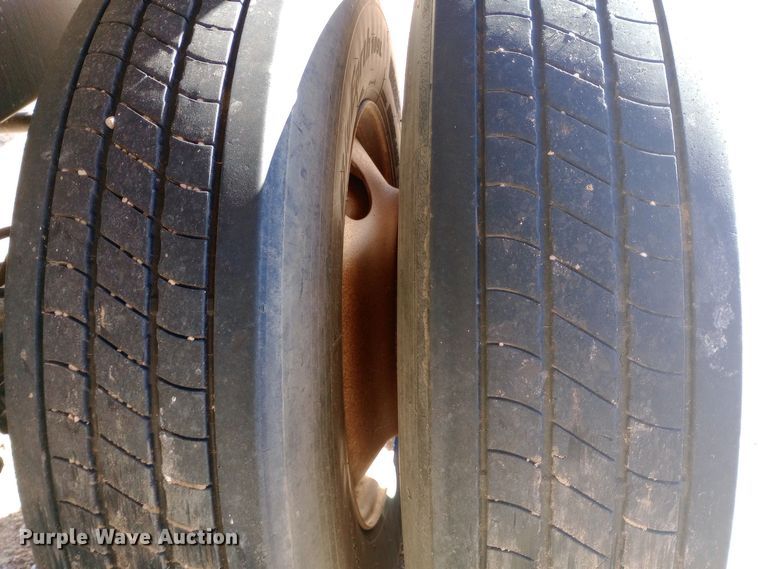 image for item DQ3141 1984 Vim tank trailer