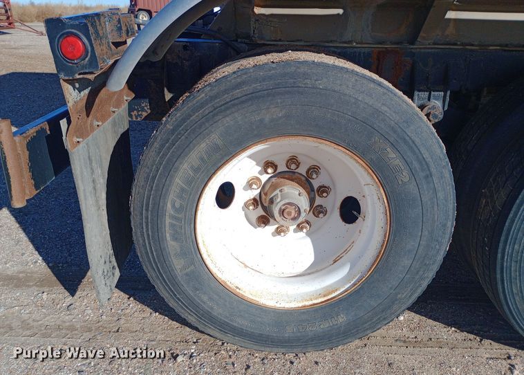 image for item DQ3141 1984 Vim tank trailer