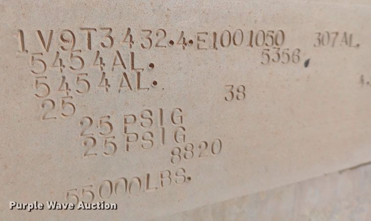 image for item DQ3141 1984 Vim tank trailer