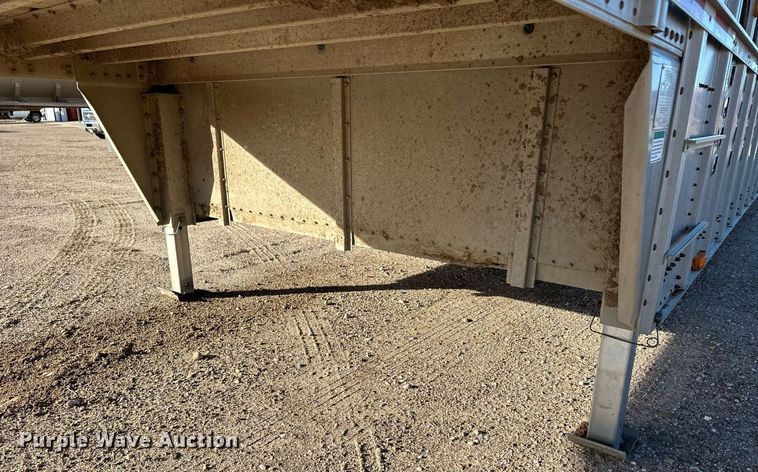 image for item DQ3143 2009 Wilson PSDCL-402 livestock trailer