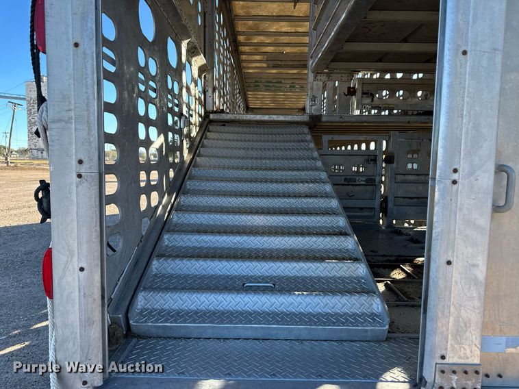 image for item DQ3143 2009 Wilson PSDCL-402 livestock trailer