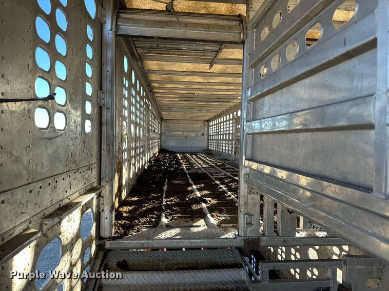 image for item DQ3143 2009 Wilson PSDCL-402 livestock trailer
