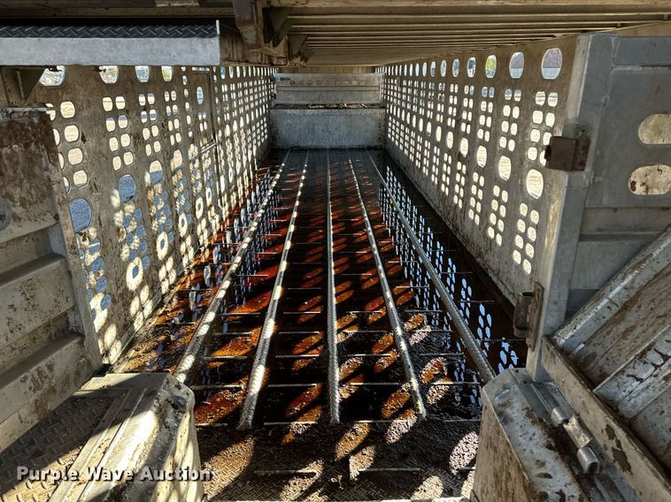 image for item DQ3143 2009 Wilson PSDCL-402 livestock trailer