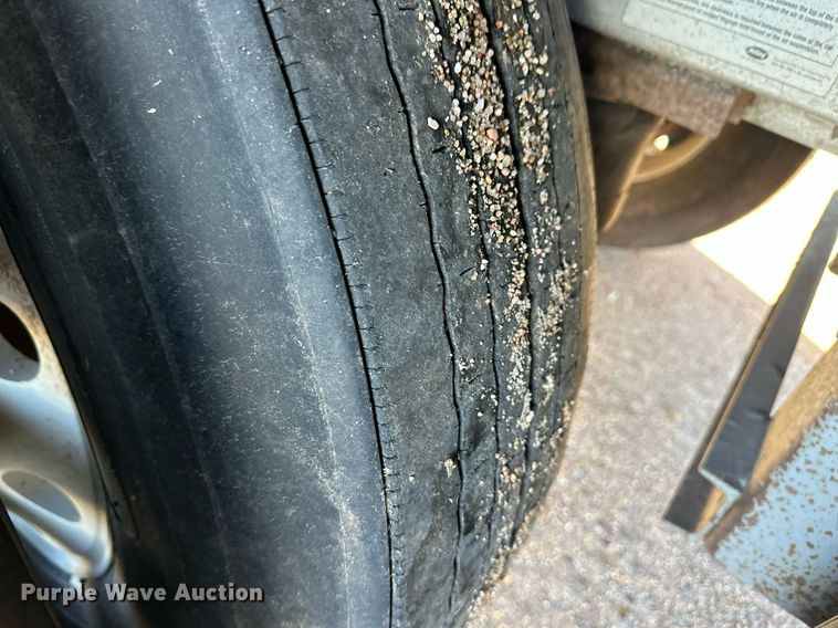 image for item DQ3143 2009 Wilson PSDCL-402 livestock trailer