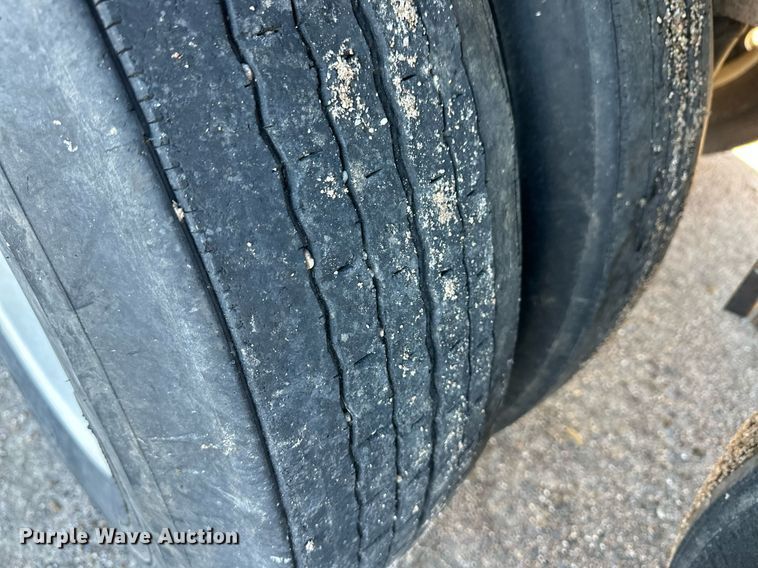 image for item DQ3143 2009 Wilson PSDCL-402 livestock trailer