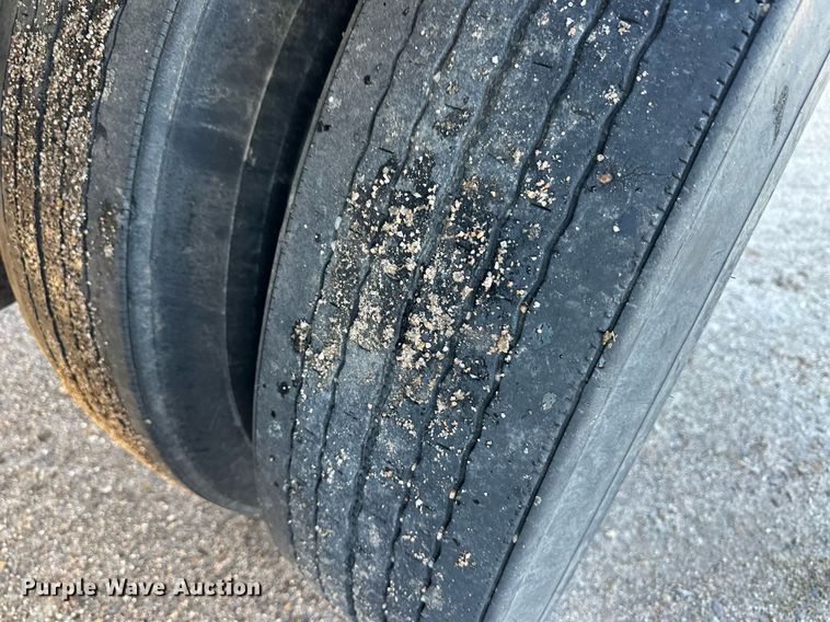 image for item DQ3143 2009 Wilson PSDCL-402 livestock trailer