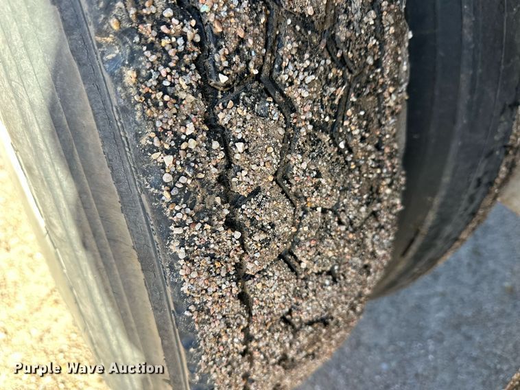 image for item DQ3143 2009 Wilson PSDCL-402 livestock trailer