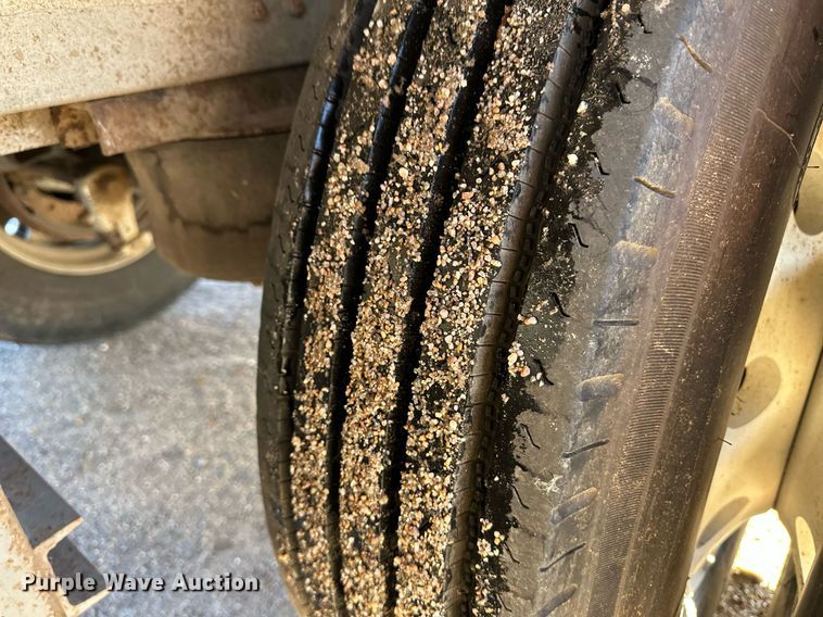 image for item DQ3143 2009 Wilson PSDCL-402 livestock trailer