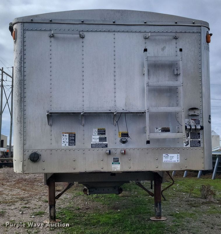image for item DQ3769 2001 Wilson Hopper Bottom grain trailer