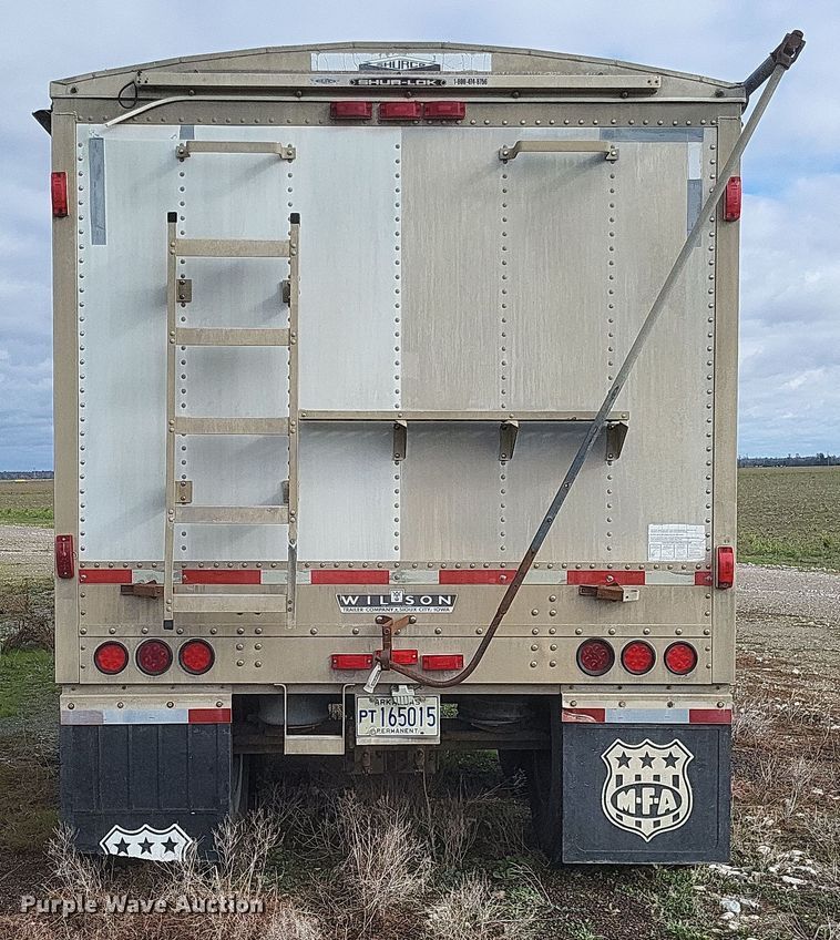 image for item DQ3769 2001 Wilson Hopper Bottom grain trailer