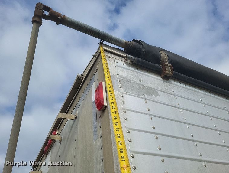 image for item DQ3769 2001 Wilson Hopper Bottom grain trailer