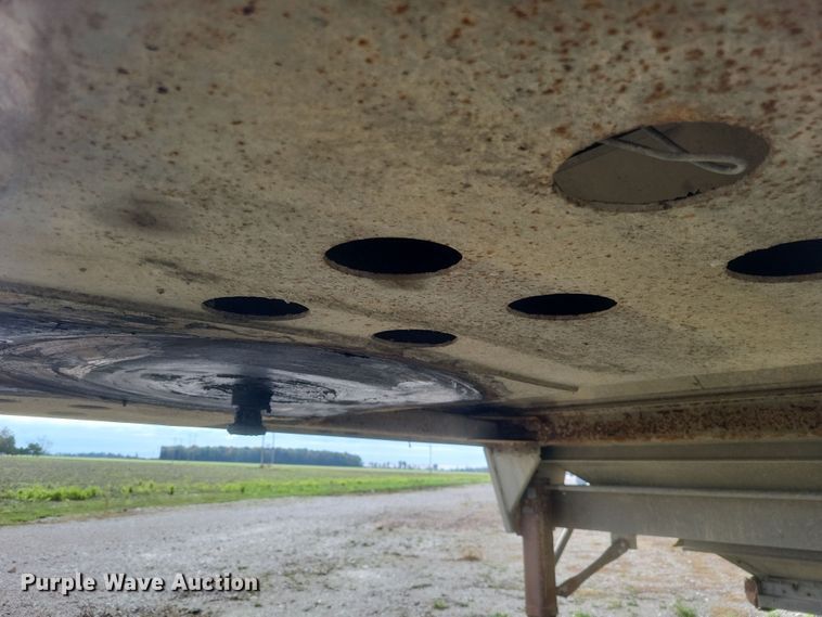 image for item DQ3769 2001 Wilson Hopper Bottom grain trailer