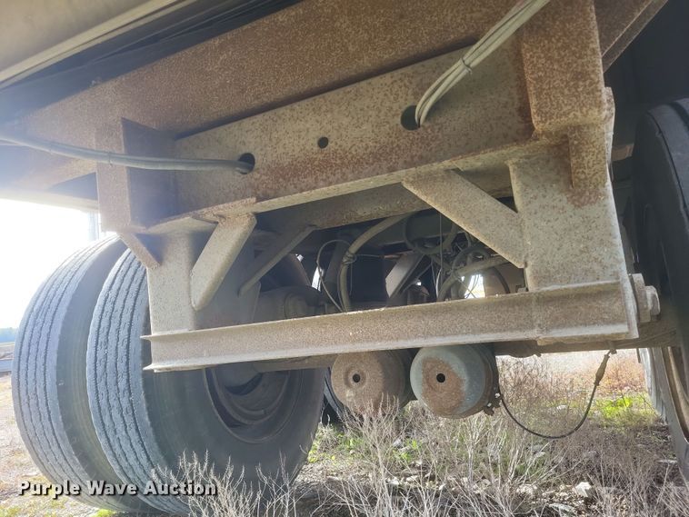 image for item DQ3769 2001 Wilson Hopper Bottom grain trailer