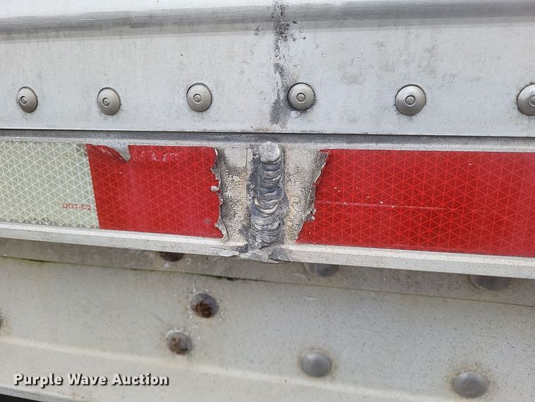 image for item DQ3769 2001 Wilson Hopper Bottom grain trailer