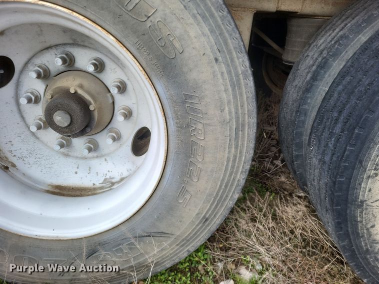 image for item DQ3769 2001 Wilson Hopper Bottom grain trailer